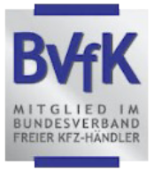 Logo mit großen blauen Buchstaben Bvfk über dem Text Mitglied im Bundesverband freier Kfz-Händler auf silbernem Hintergrund, mit blauen Linien über und unter dem Text.